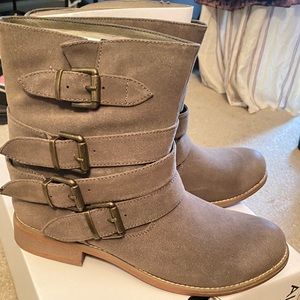 ALDO  - HEARNS - Buckle Ankle Boot - Like New